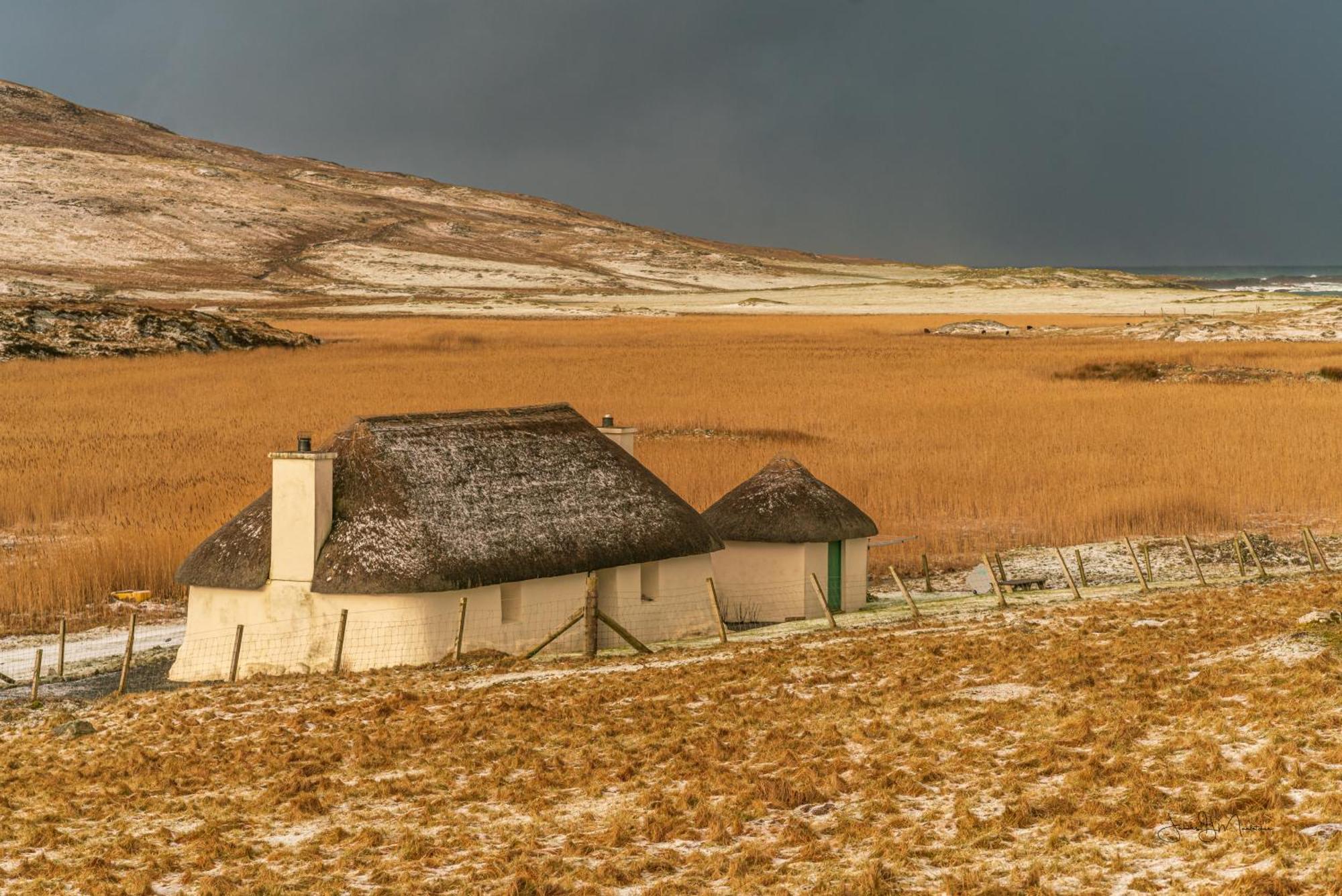 North Uist Lodges Tigharry Екстер'єр фото